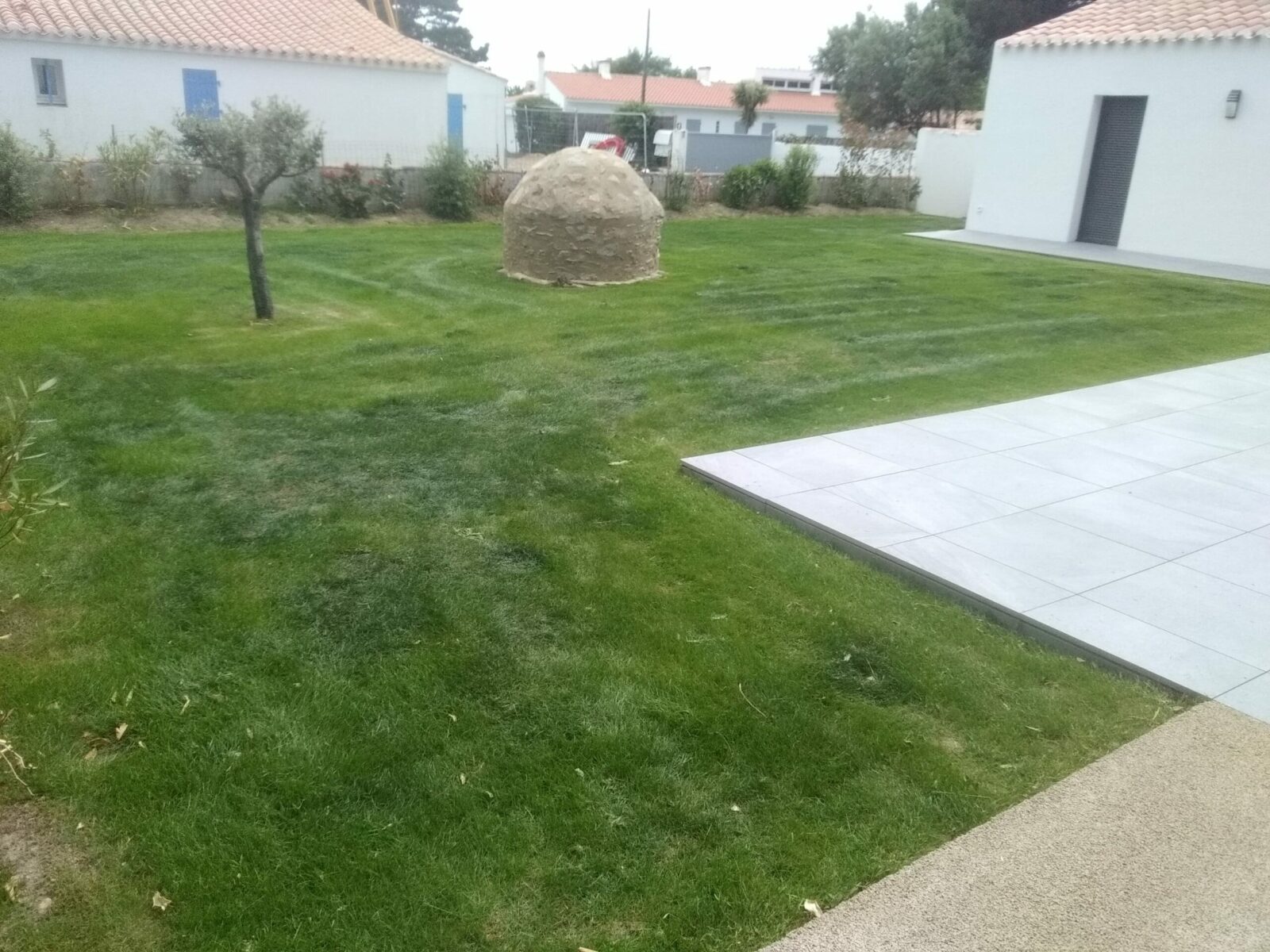 LOREE DU BOIS Creation Jardin Noirmoutier Apres Gazon 1 1