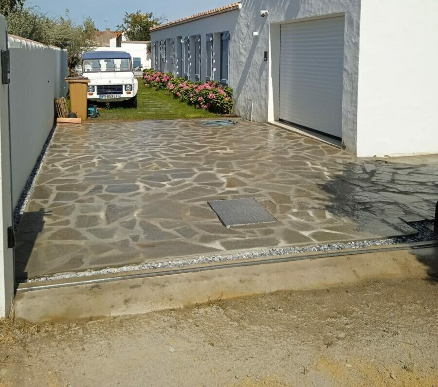 LOREE DU BOIS Creation Jardin Noirmoutier Dallage Pierre Luzerne 1