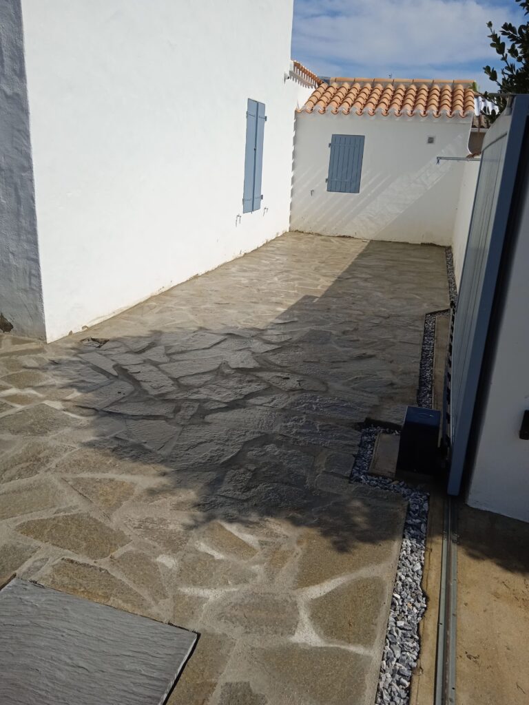 LOREE DU BOIS Creation Jardin Noirmoutier Dallage Pierre Luzerne 2 1